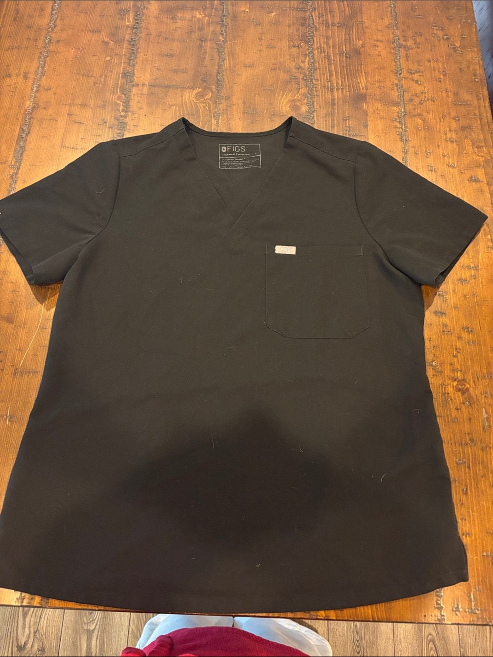 FIGS Black womens V-Neck Scrub Top with Chest Pocket. Size large